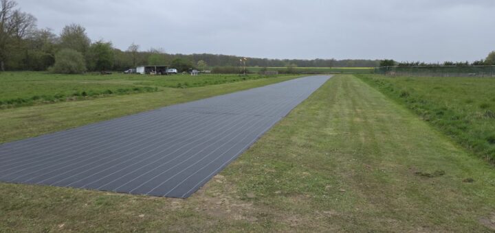 Entretien du terrain - 2026 - remplacement piste bâchée